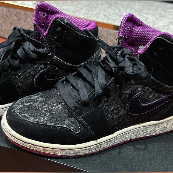Air Jordan 1 Retro High (Girls) – Lace - Picture 1 of 4